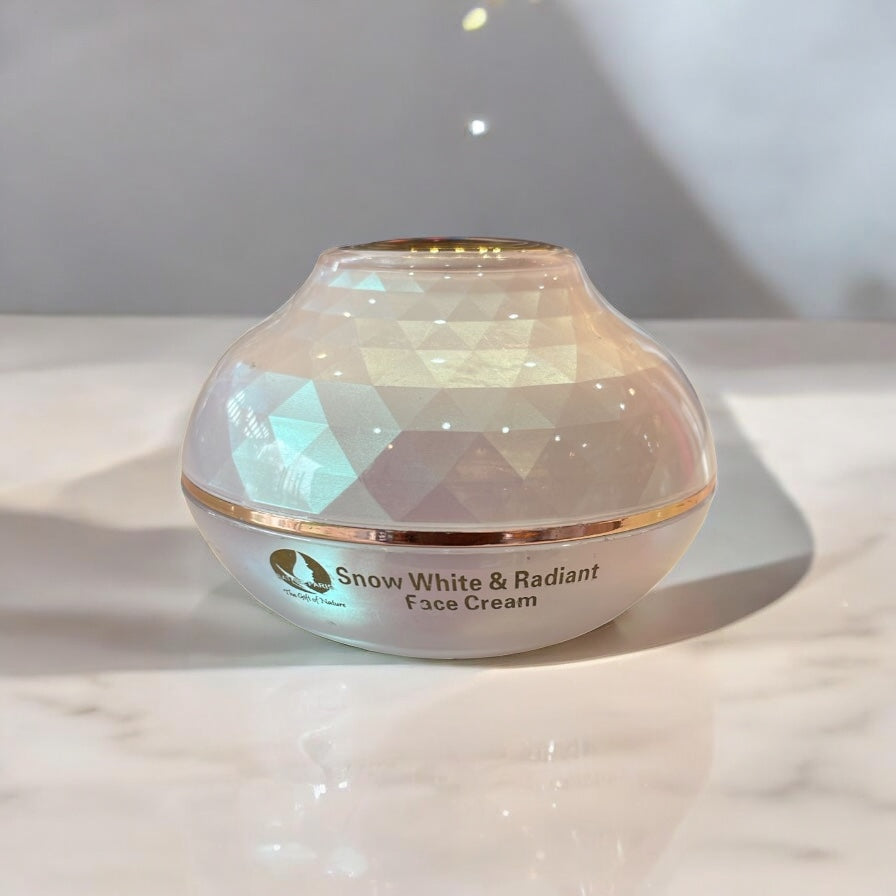 Snow White and Radiant Face Cream