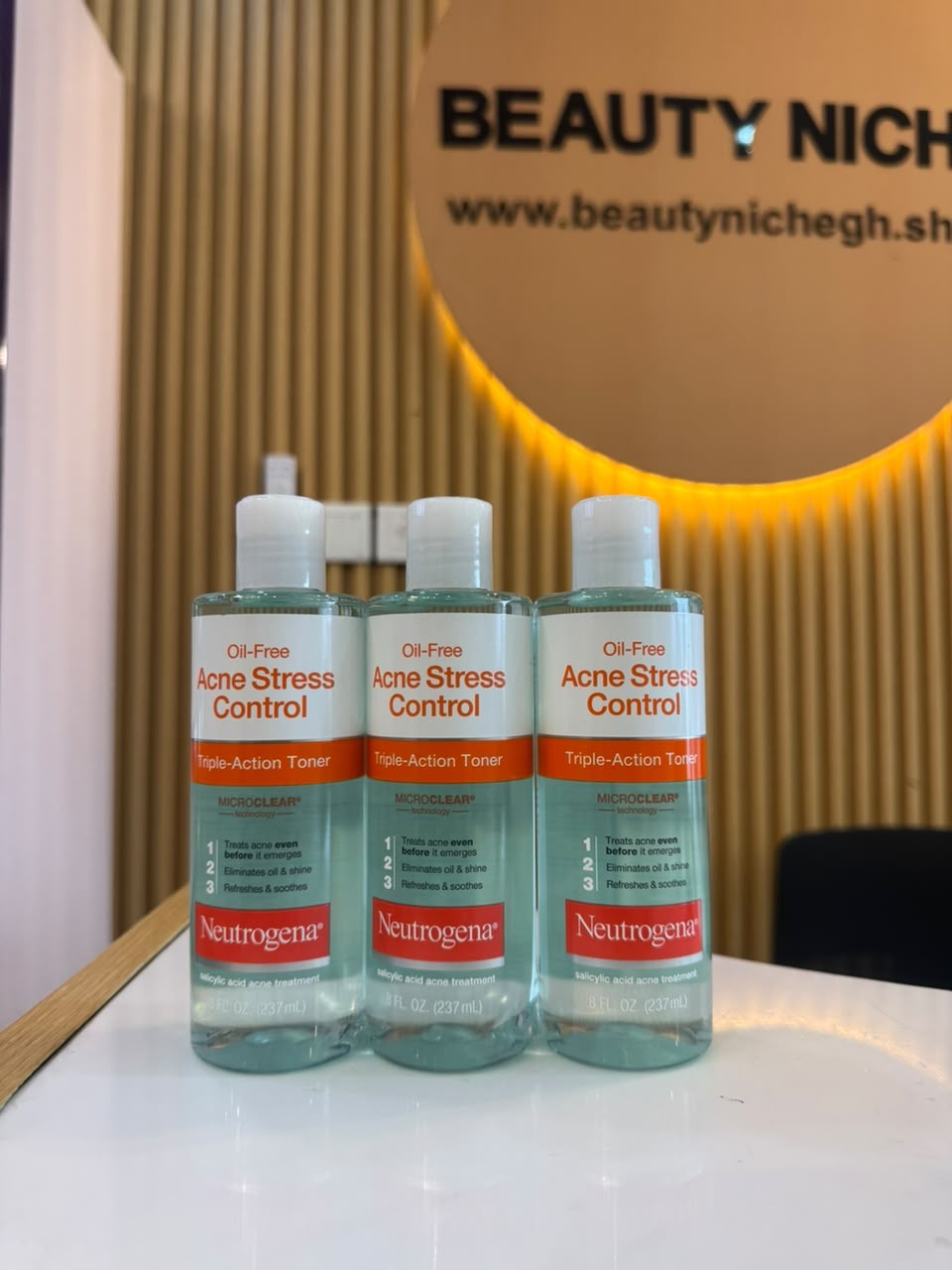 Neutrogena Oil Free Acne Stress Control TripleAction Toner