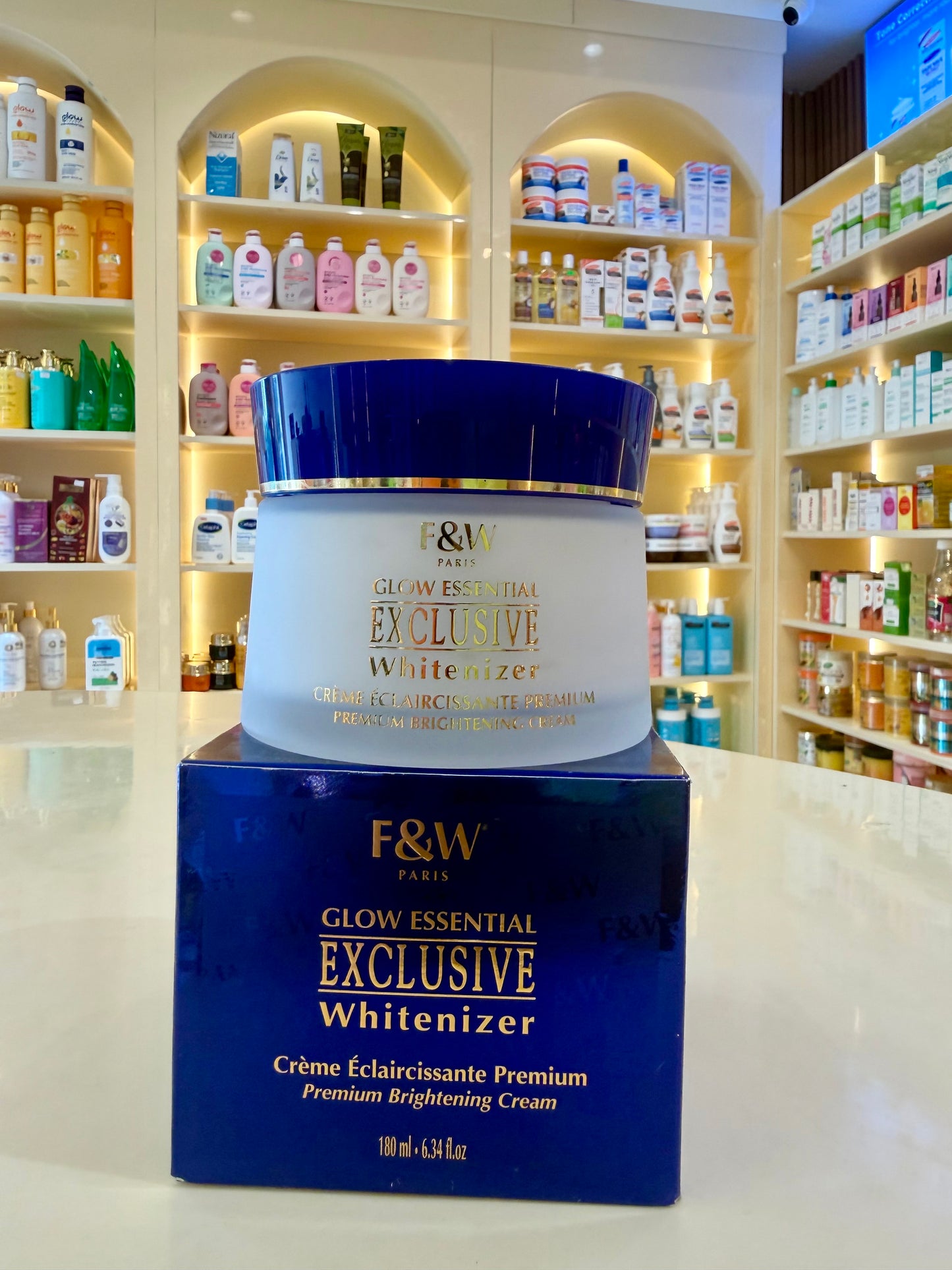 F&W Glow Essential Exclusive Brightening Cream