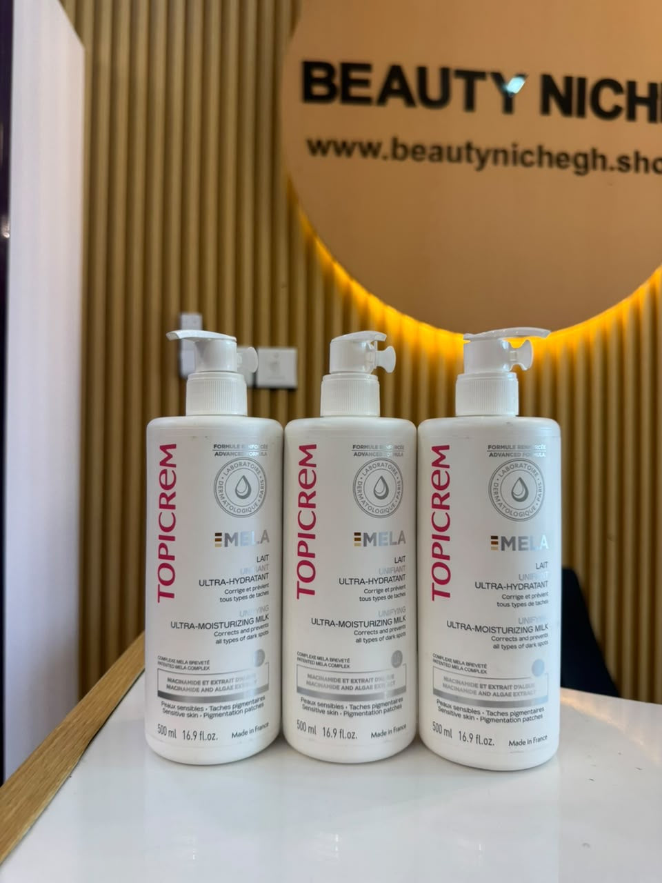 Topicrem MELA Ultra-Moisturizing Unifying Milk