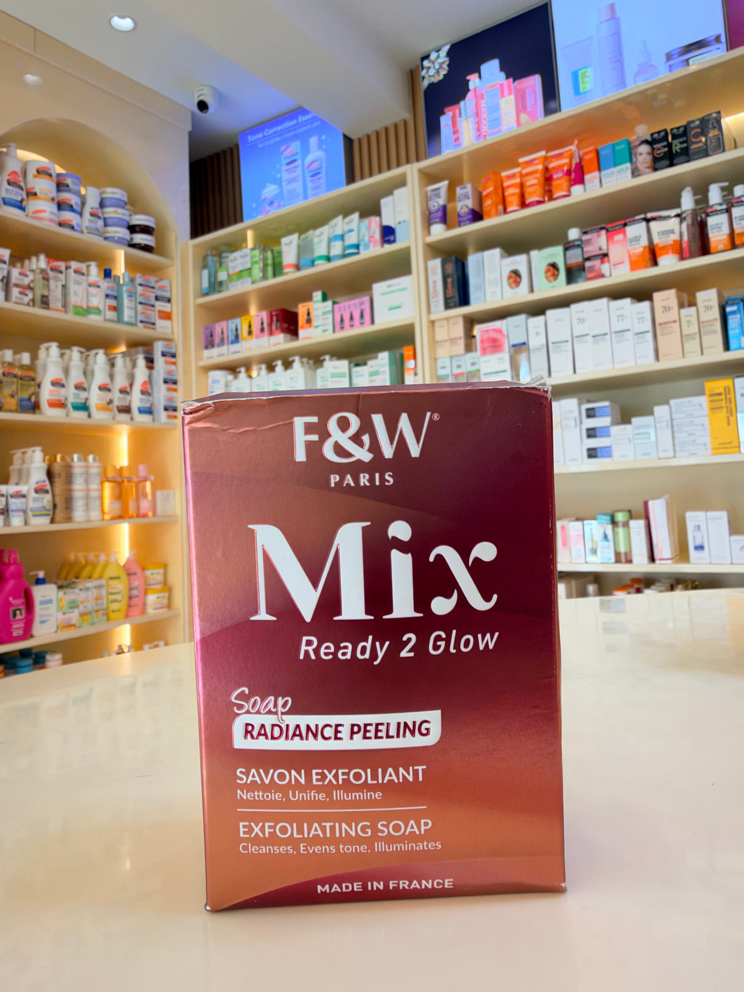 Fair & White Paris Mix Ready 2 Glow Radiance Peeling Exfoliating Soap