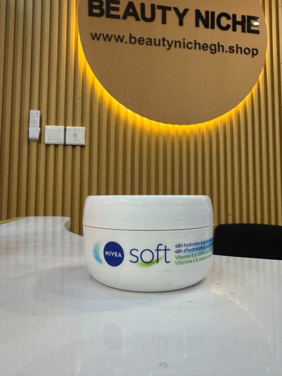 NIVEA Soft Refreshingly Soft Moisturizing Cream