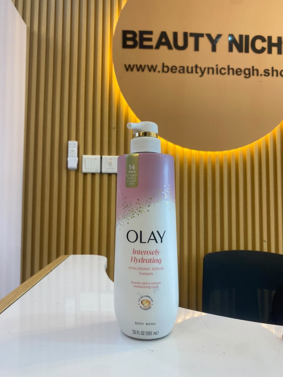 Olay Intensely Hydrating Body Wash – Hyaluronic Serum Complex