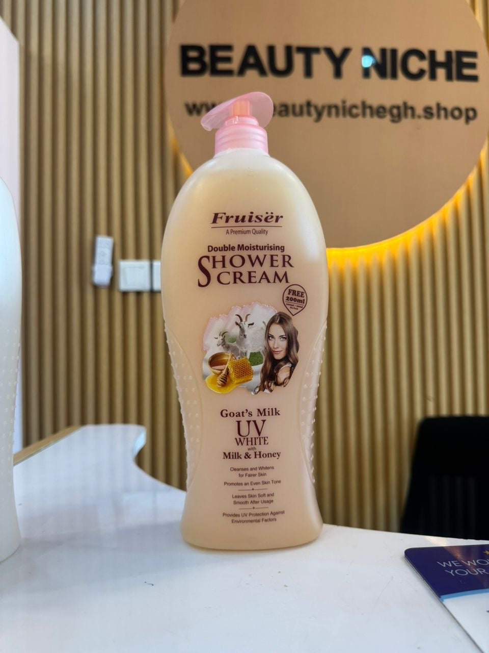 Fruisér Double Moisturising Shower Cream – Goat’s Milk UV White Milk & Honey