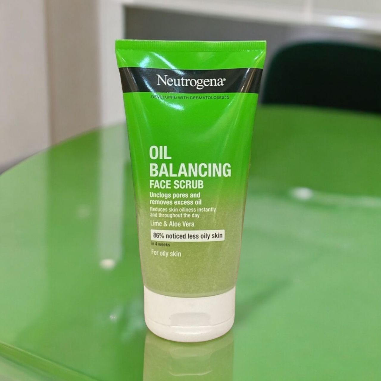 Neutrogena Oil Balancing Face Scrub