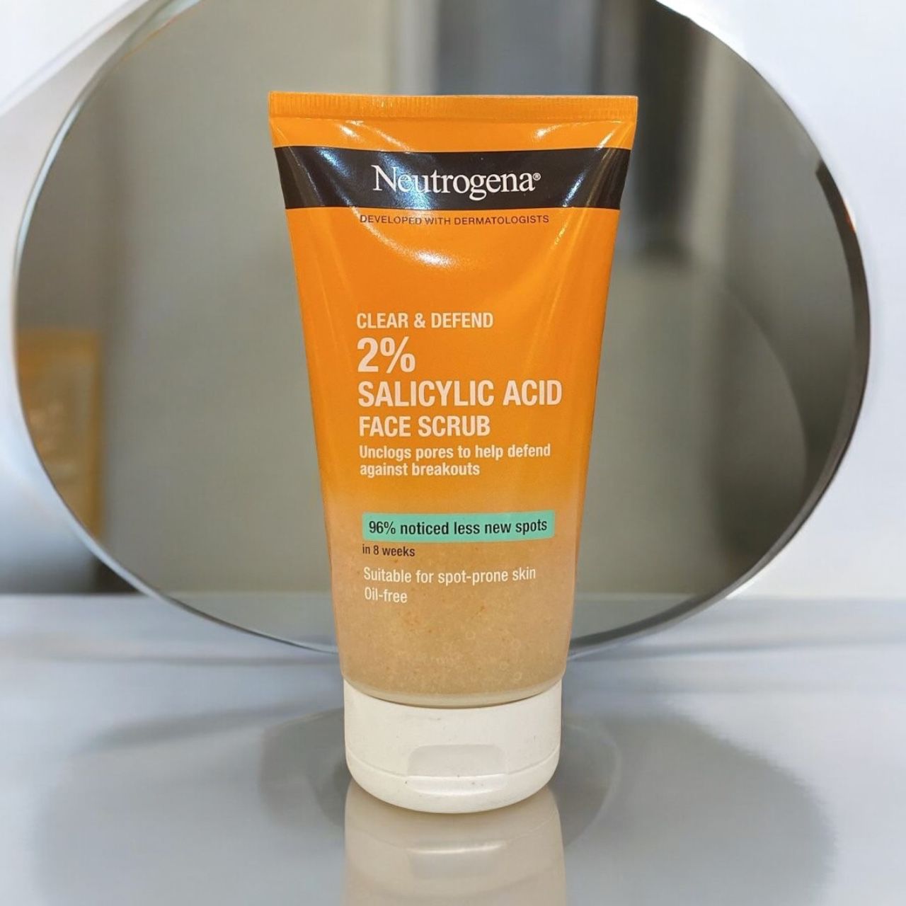 Neutrogena Clear and Defend 2% Salicylic Acid Face Scrub